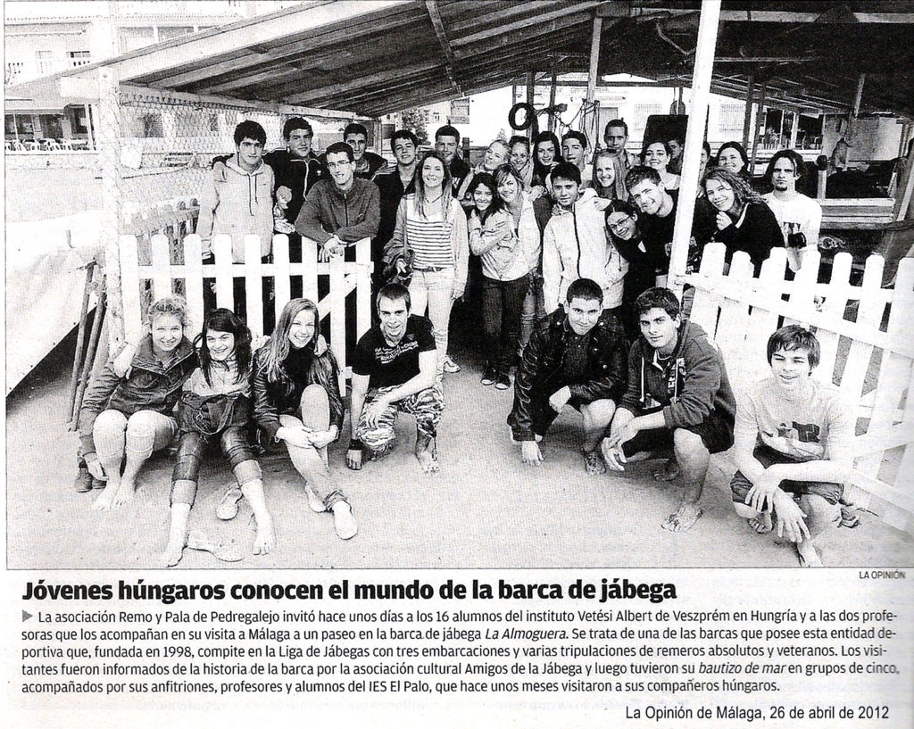 Jóvenes húngaros conocen el mundo de la barca de jábega (La Opinión, 26/abril/2012)